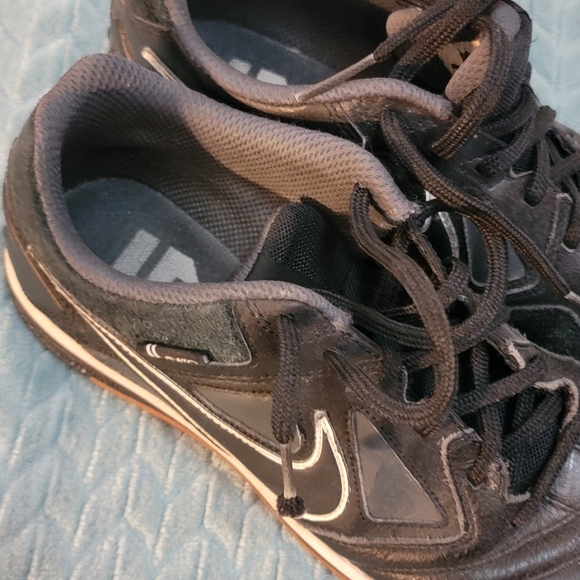 Ladies Sneakers - Picture 7 of 10